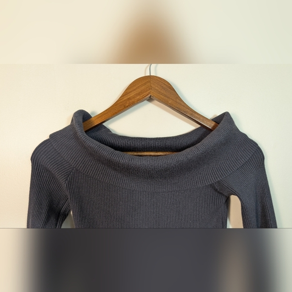 Edikted Dark Gray Ribbed Knit Off The Shoulder Crop Pullover Sweater - Picture 2 of 8